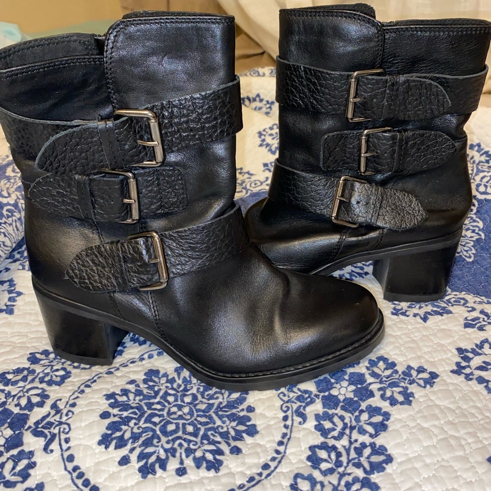 Clarks - Picture 3 of 6